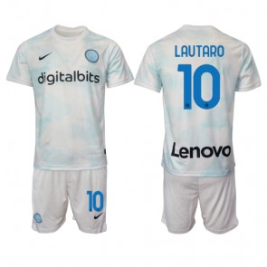 Inter Milan Lautaro Martinez #10 kläder Barn 2022-23 Bortatröja Kortärmad (+ korta byxor)
